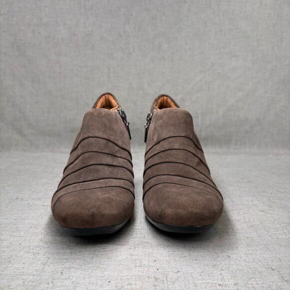 Clarks Artisan Society Gown II Boots Brown‎ Suede  Leather Heeled Boot Women's 7 - Picture 3 of 10